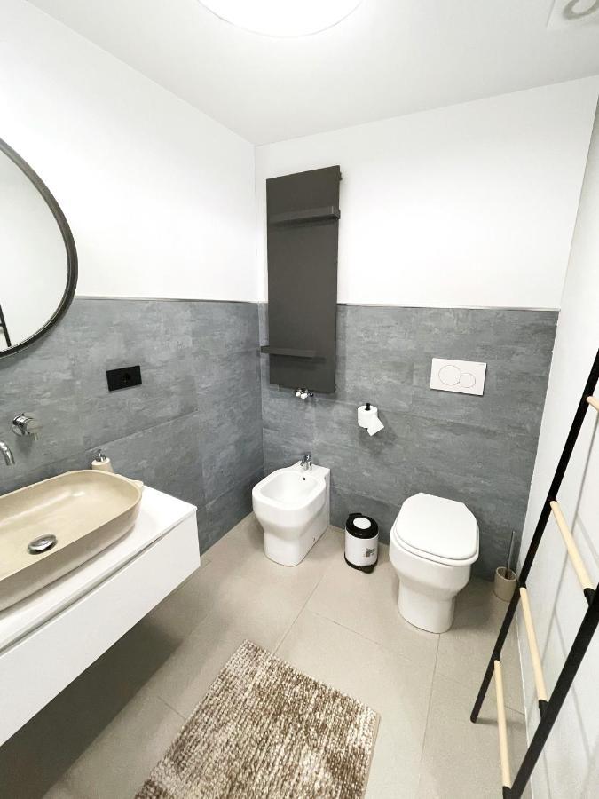 Апартаменты Porta Susa X6 - Freeparking Wi-Fi E Netflix Турин Экстерьер фото